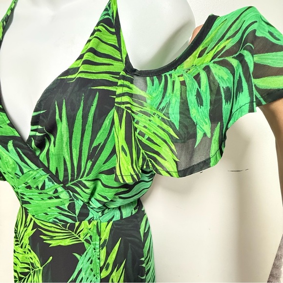 Vici Green Flutter Sleeve Cold Shoulder Maxi Dress - Picture 4 of 8